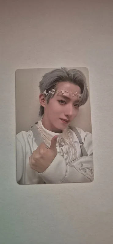 ONEUS 2ND WORLD TOUR La Dolce Vita in EUROPE POP-UP STORE