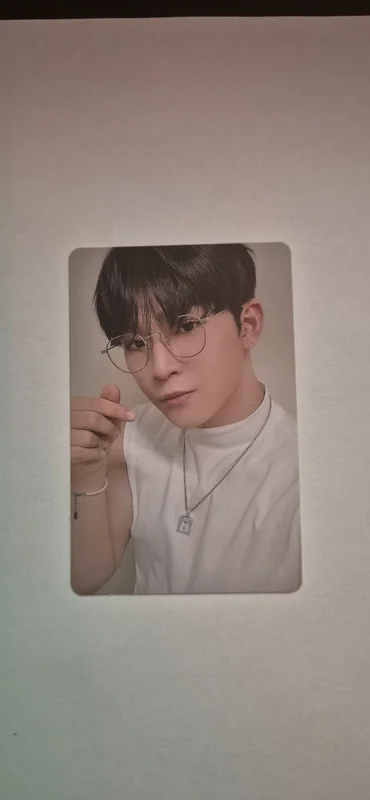 ONEUS 2ND WORLD TOUR La Dolce Vita in EUROPE POP-UP STORE