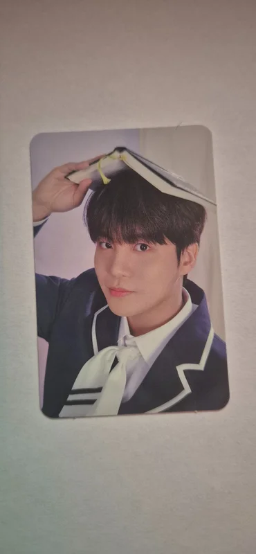 ATEEZ X ANITEEZ ADVENTURE POP-UP STORE ANITEEZ IN ILLUSION RANDOM