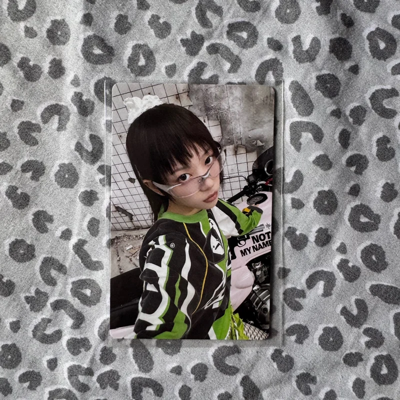 NOT CUTE ANYMORE Weverse Albums ver. Moka Illit