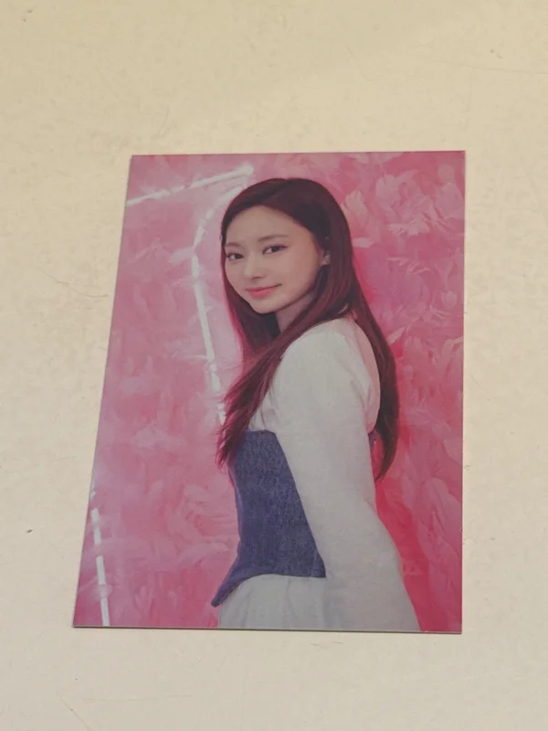 4TH WORLD TOUR 'III' Trading Card