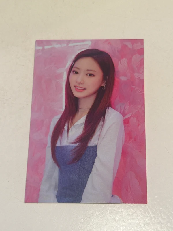 4TH WORLD TOUR 'III' Trading Card