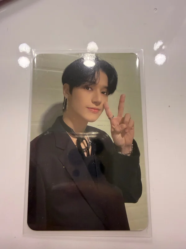 THE WORLD EP.1 : MOVEMENT DIGIPAK VER. hello82