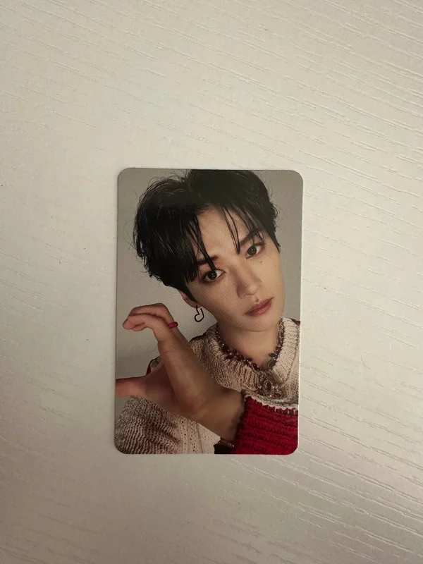 LEE KNOW MAXIDENT B VERSION