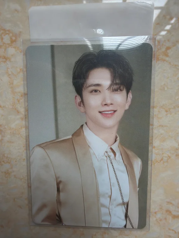 SEVENTEEN RIGHT HERE WORLD TOUR Trading Card Set