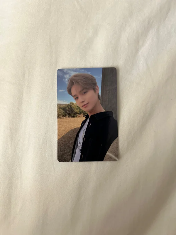 First Howling : WE Weverse Shop JAPAN ver.
