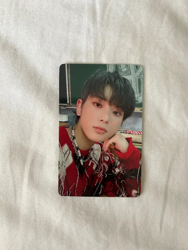 First Howling : NOW WEVERSE JAPAN