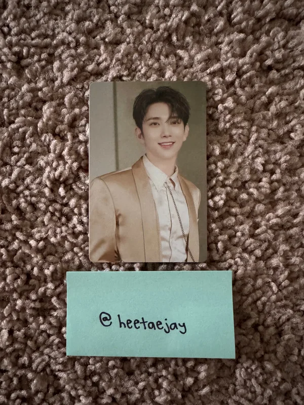 SEVENTEEN RIGHT HERE WORLD TOUR Trading Card Set