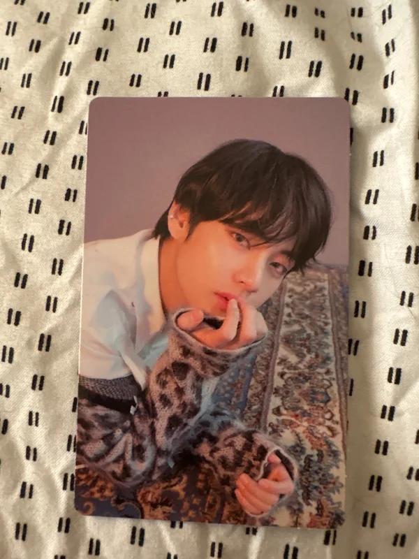 LOVE YOURSELF 'Tear'