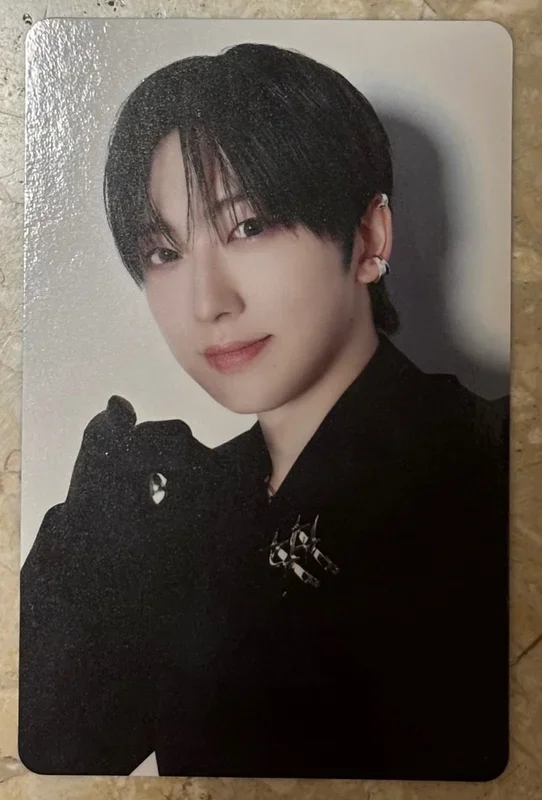 &TEAM CONCERT TOUR SECOND TO NONE POP-UP STORE PHOTO CARD BINDER