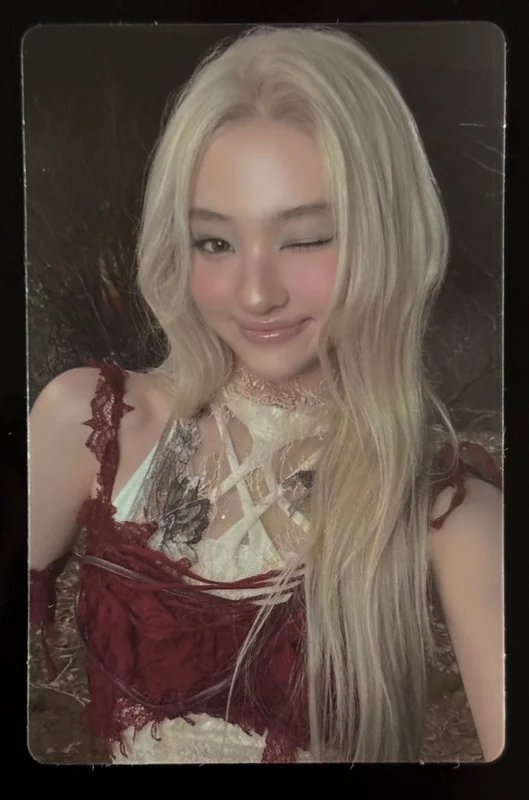 BITE NOW POP-UP RANDOM TRADING PHOTOCARD Bver.
