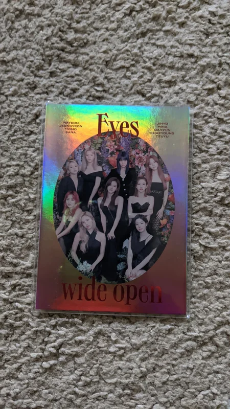 Eyes wide open JYP SHOP