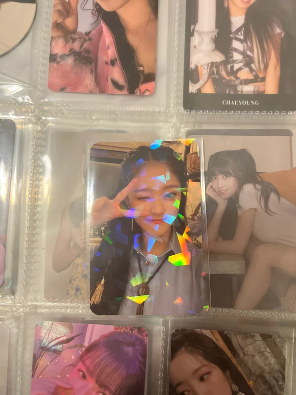 [12:00] B Loona Hyunjin