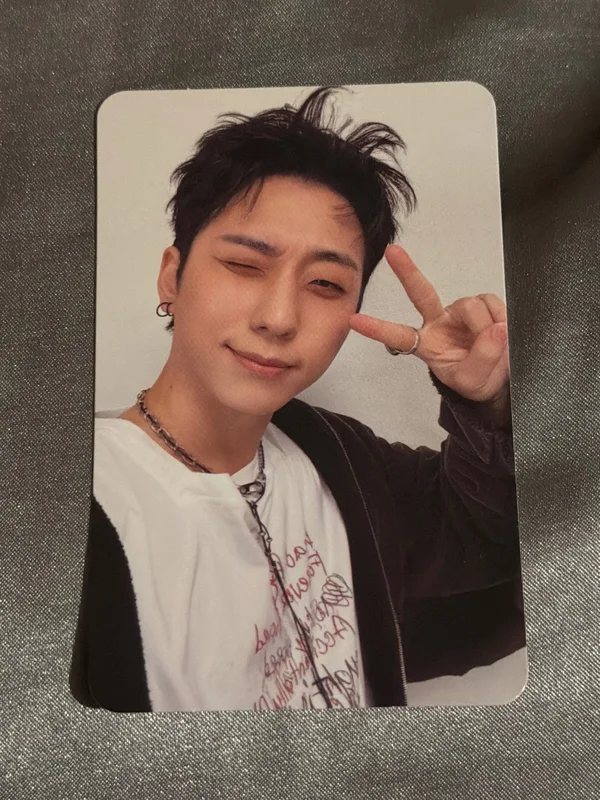 DEAD AND Photobook ver. Boy in Chic ver.