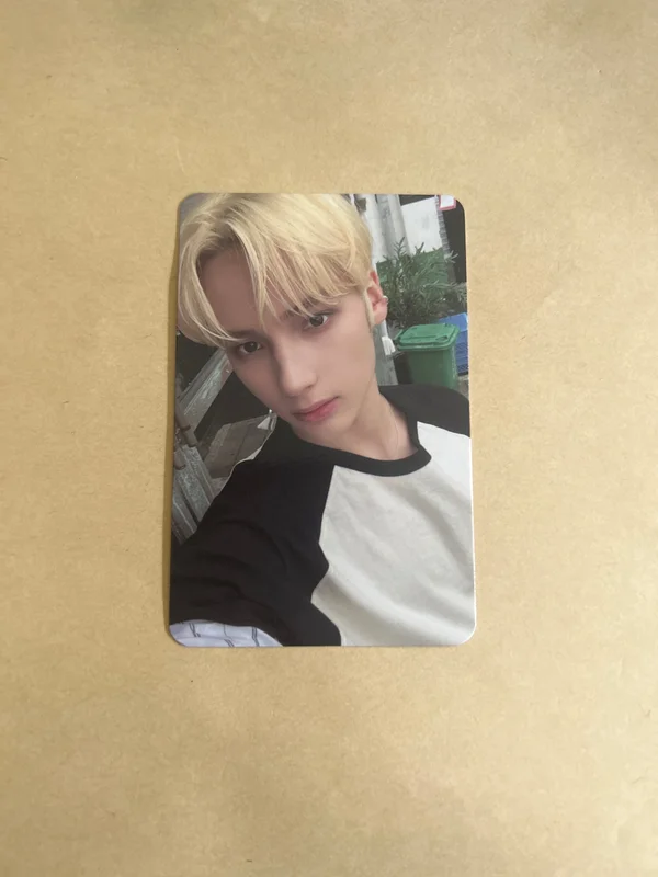 TOMORROW X TOGETHER 2024 SEASON'S GREETINGS