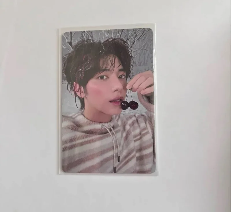 TOMORROW X TOGETHER JAPAN POP-UP STORE 2024 RANDOM PHOTO CARD