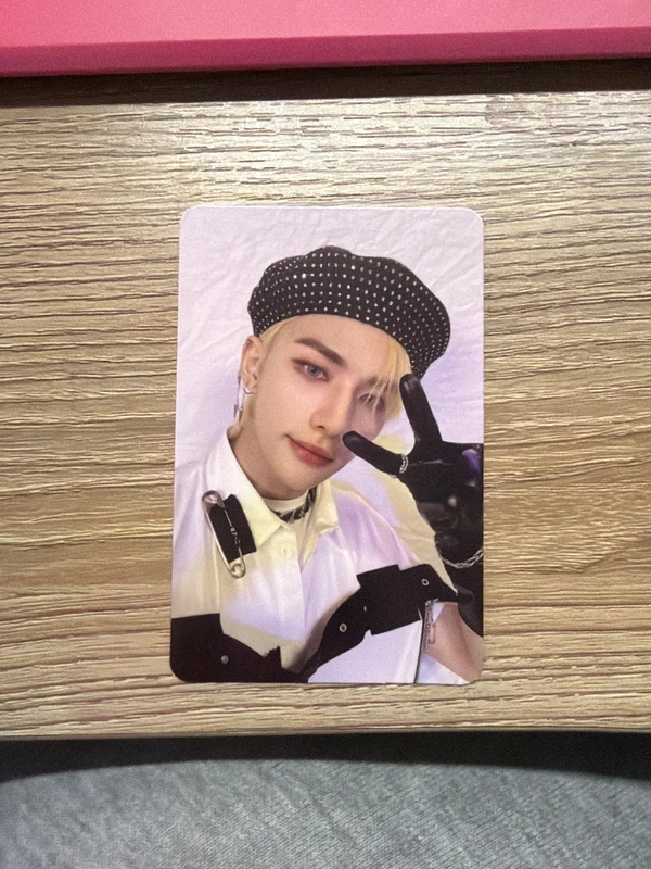 Pocamarket, Stray Kids HYUNJIN ODDINARY K-pop Photocard