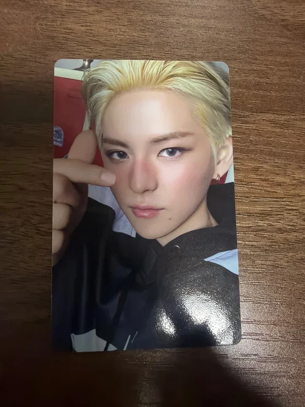 TREASURE 2025 SEASONS GREETINGS WEVERSE