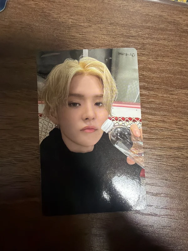 TREASURE 2025 SEASONS GREETINGS WEVERSE