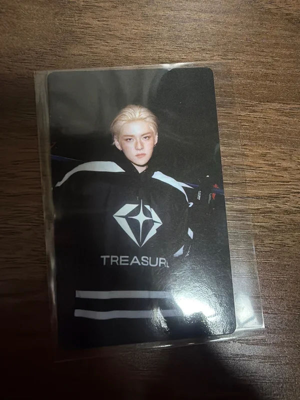 TREASURE 2025 SEASONS GREETINGS WEVERSE