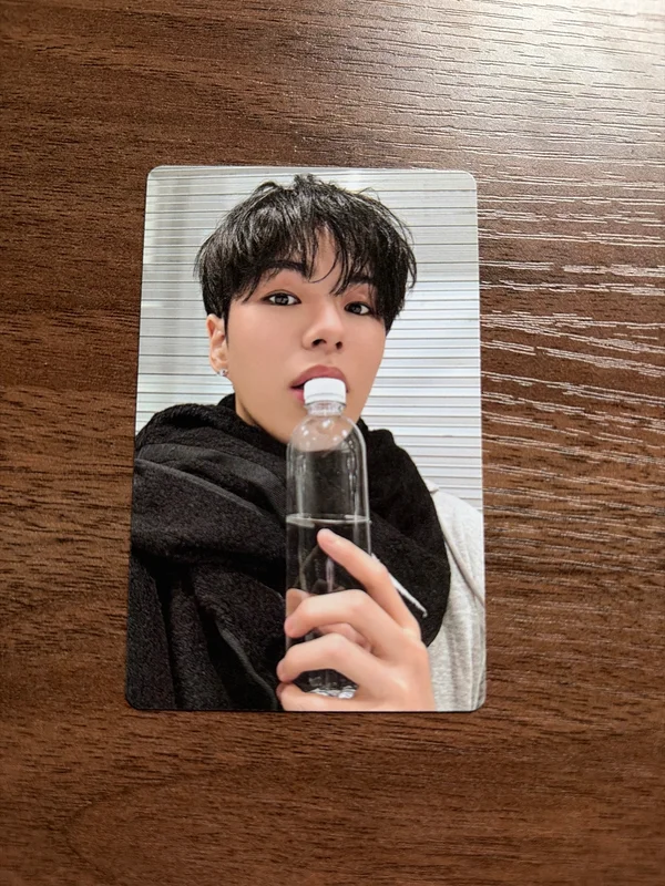 TREASURE 2025 SEASONS GREETINGS WEVERSE