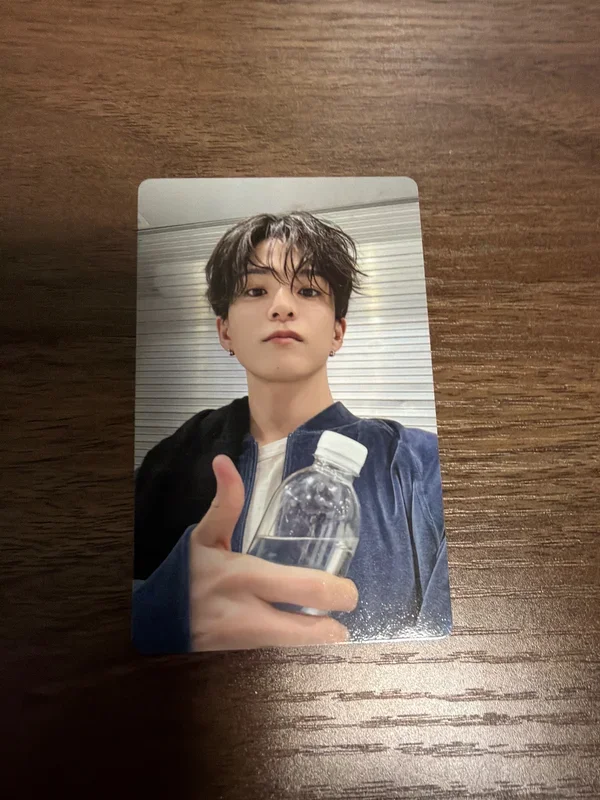 TREASURE 2025 SEASONS GREETINGS WEVERSE