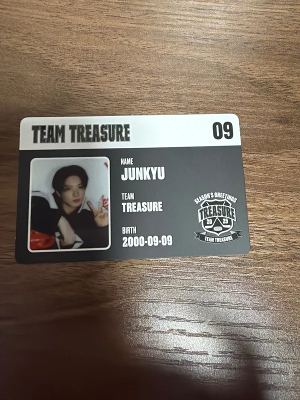 TREASURE 2025 SEASONS GREETINGS