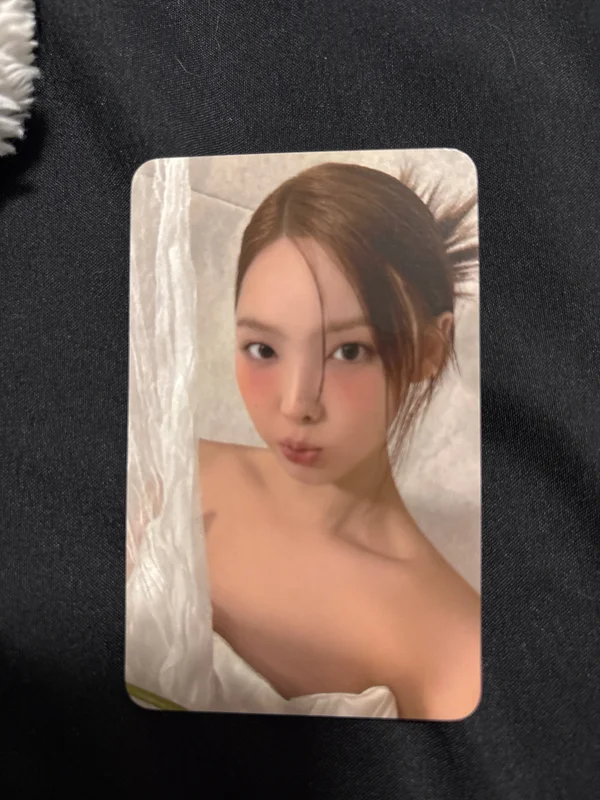 Yes, I am Nayeon. PRE-ORDER EVENT