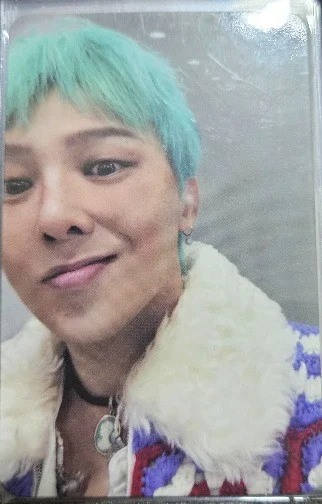 G-DRAGON 2025 WORLD TOUR [bermensch] FAM ZONE