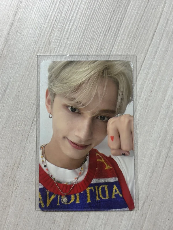 2022 SVT PHOTOBOOK THE NAME;17