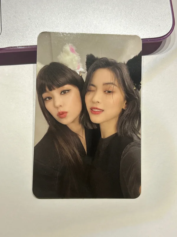 ITZY CHESHIRE STANDARD EDITION UNIT