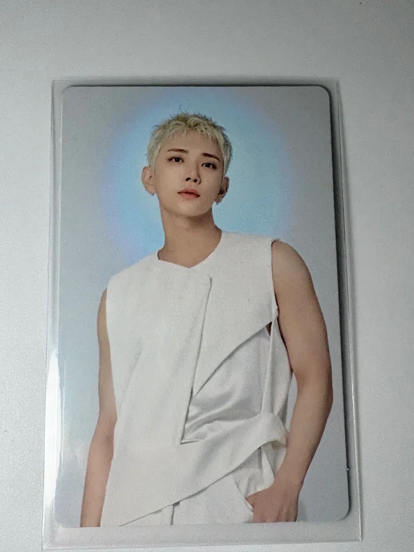 SEVENTEEN WORLD TOUR [NEW_] Trading Card Set