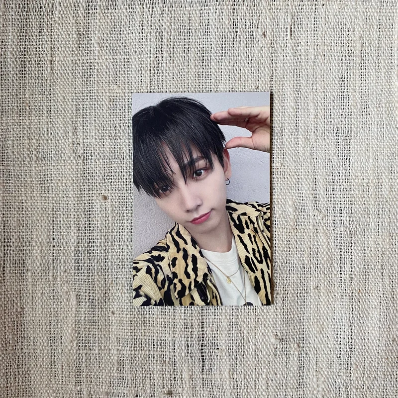 1st EP [WHY..] LETTER ver. UNIVERSAL