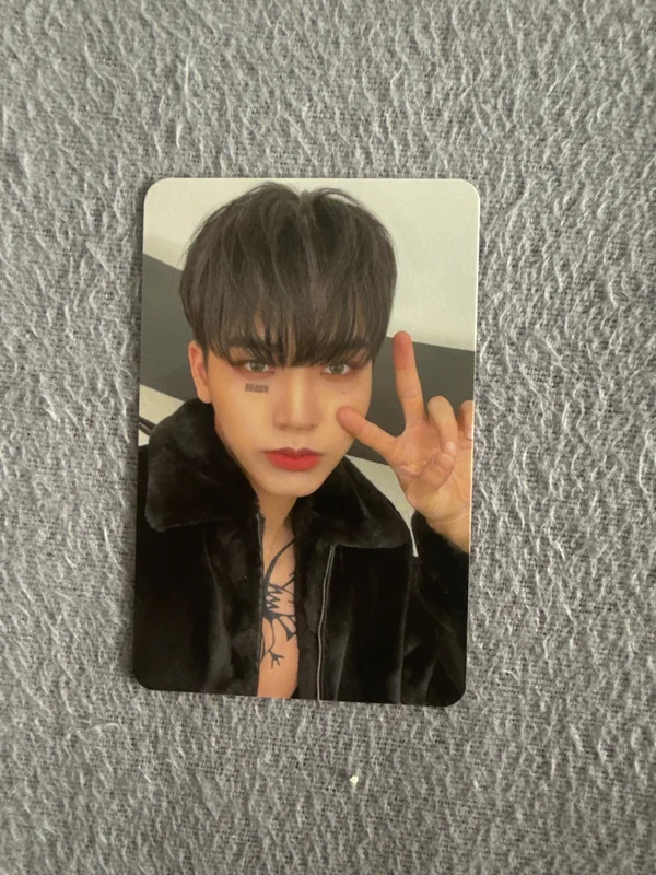 LOVE ME LIKE MAKESTAR