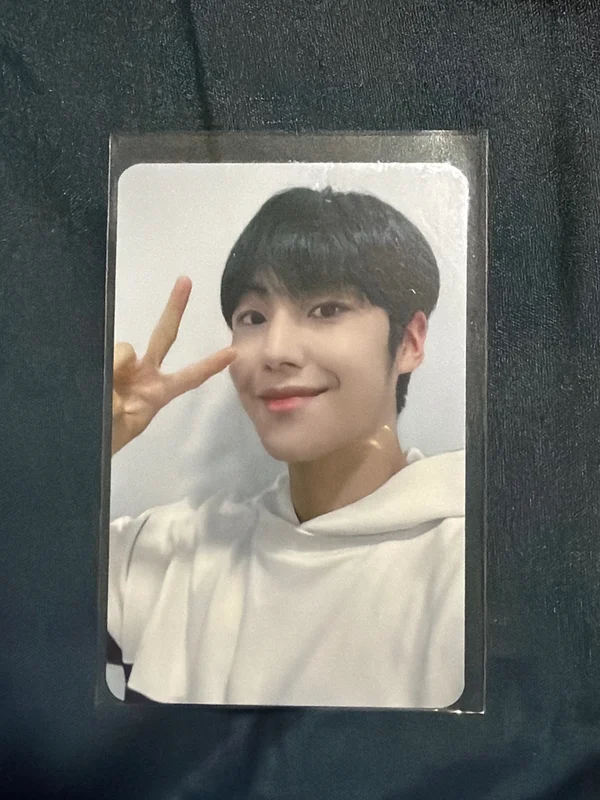 YOUNI-Q MAKESTAR EUNSANG