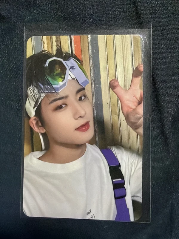 YOUNI-Q MAKESTAR WOONO