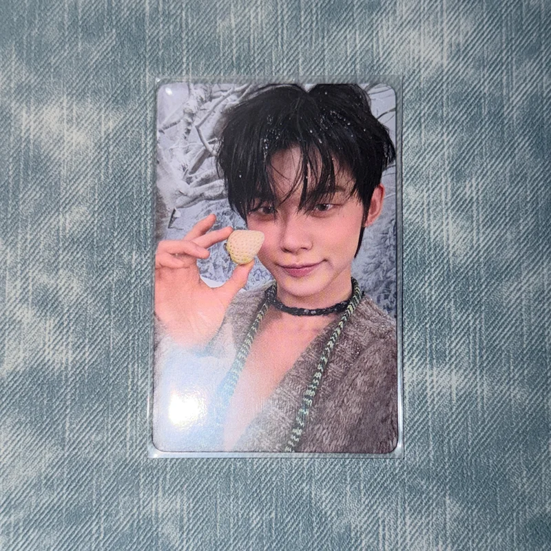 TOMORROW X TOGETHER JAPAN POP-UP STORE 2024 RANDOM PHOTO CARD