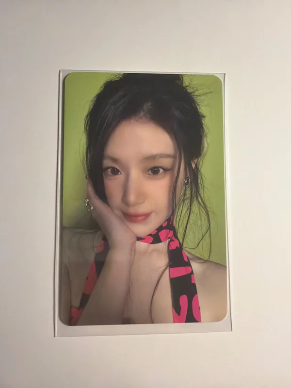 We are [POCAALBUM] Photobook Ver. MAKESTAR