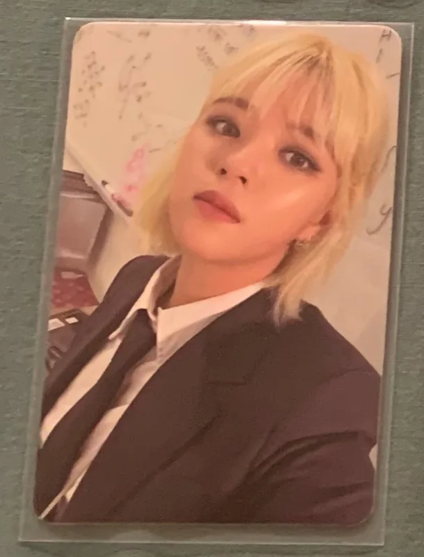 JEONGYEON FORMULA OF LOVE PHOTOCARD