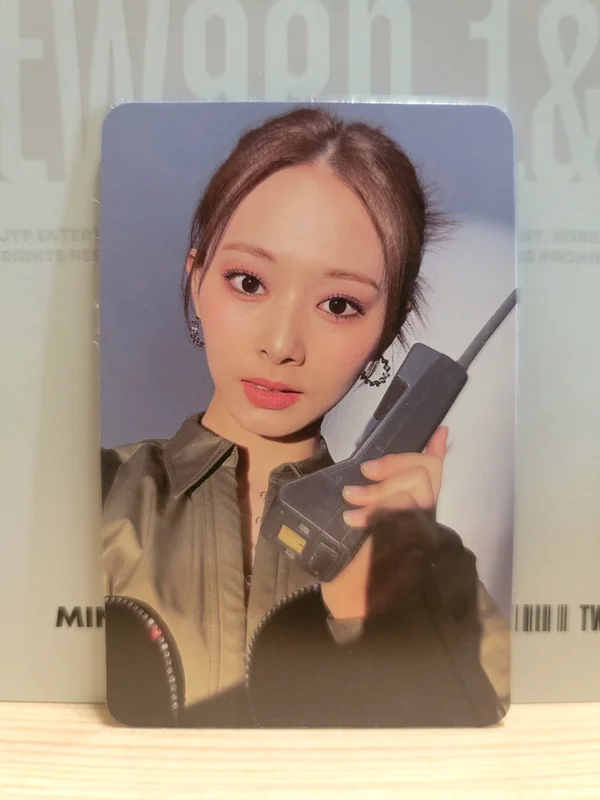 Tzuyu (BETWEEN 1&2)