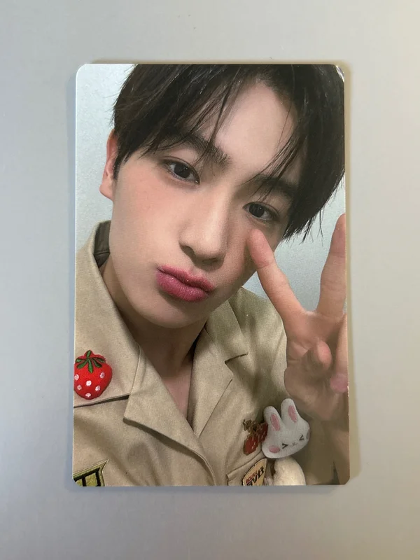 THE BOYZ FAN-CON THE B LAND PHOTOCARD HOLDER SET