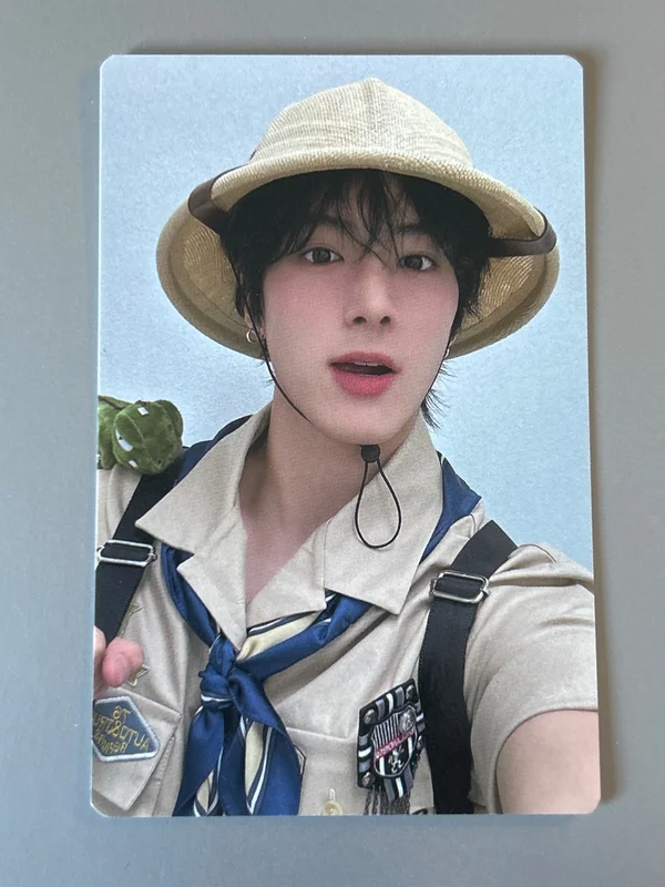 THE BOYZ FAN-CON THE B LAND PHOTOCARD HOLDER SET