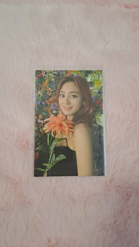 Jihyo Eyes wide open