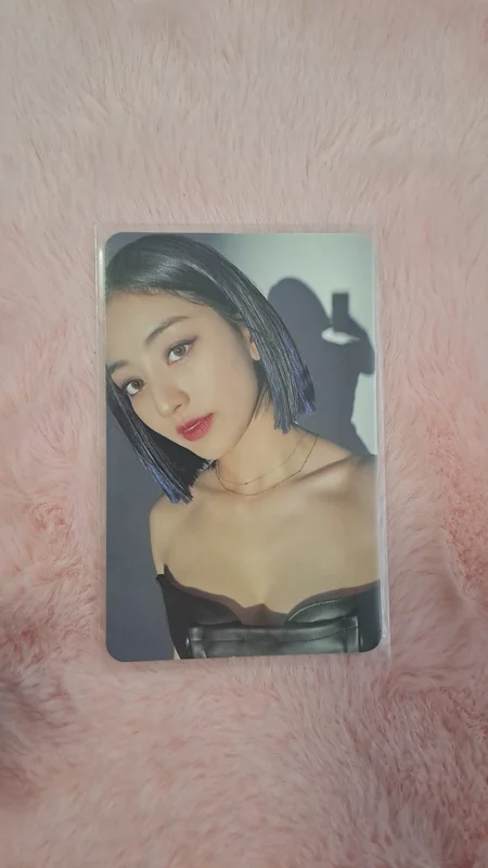 Jihyo BETWEEN 1&2