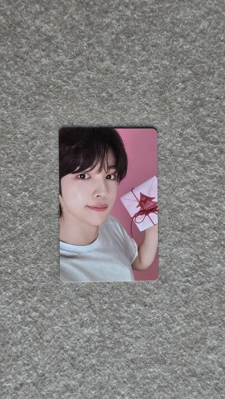 2024 PINK CHRISTMAS PHOTO CARD RANDOM PACK