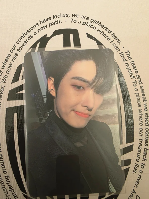 THE WORLD EP.1 : MOVEMENT DIGIPAK VER. hello82