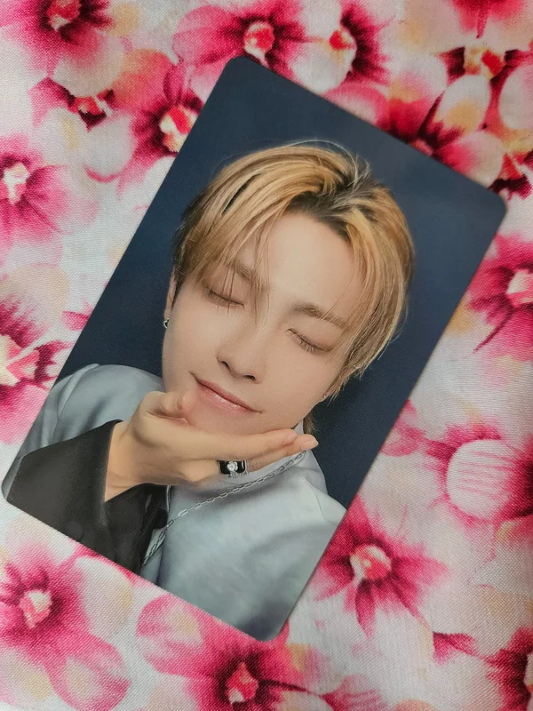 GOLDEN HOUR : Part.4 UNIVERSAL