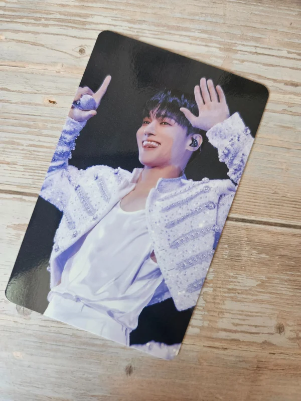 THE MOMENTS : ATEEZ UNRELEASED GALLERY RANDOM PHOTOCARD