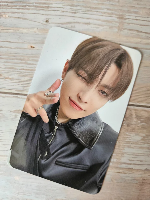 ATEEZ VR CONCERT : LIGHT THE WAY