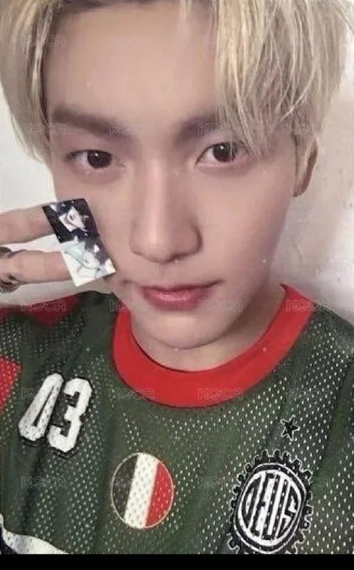 Starkissed HMV LUCKY DRAW